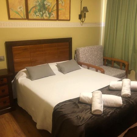 Hotel Restaurante La Carasca Orlé Zewnętrze zdjęcie