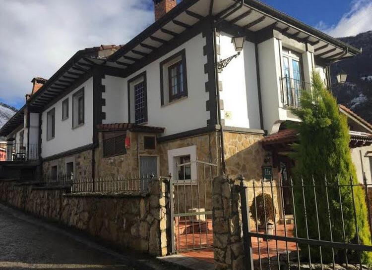 Hotel Restaurante La Carasca Orlé Zewnętrze zdjęcie