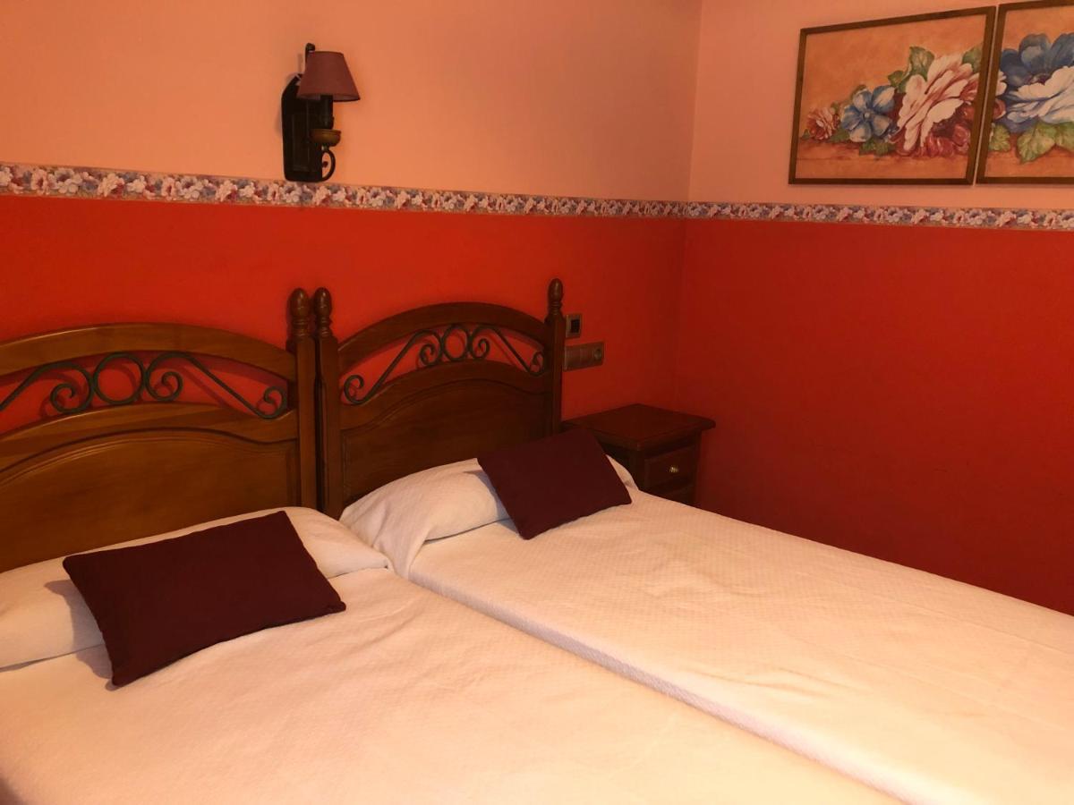 Hotel Restaurante La Carasca Orlé Zewnętrze zdjęcie