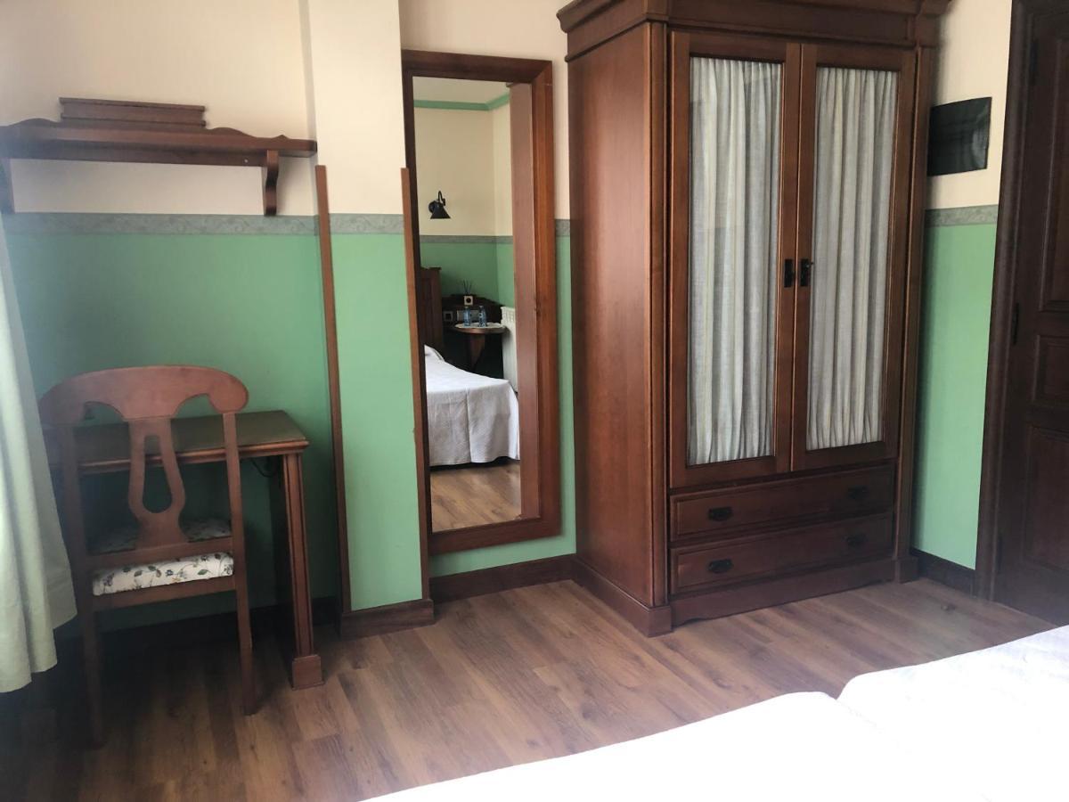 Hotel Restaurante La Carasca Orlé Zewnętrze zdjęcie