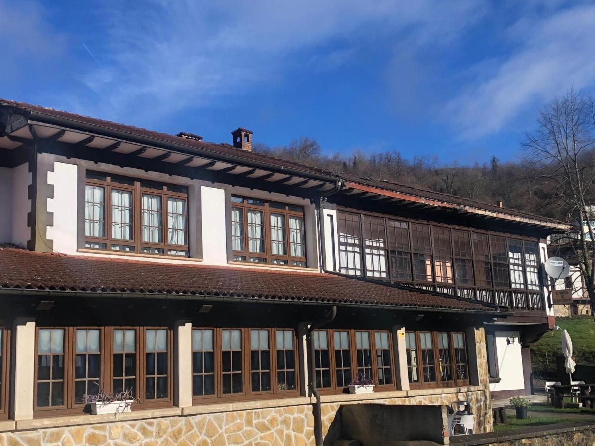 Hotel Restaurante La Carasca Orlé Zewnętrze zdjęcie
