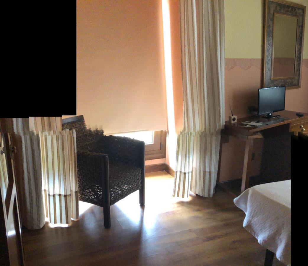 Hotel Restaurante La Carasca Orlé Zewnętrze zdjęcie