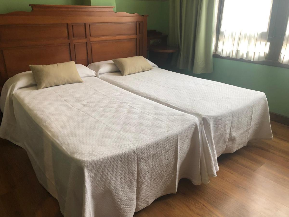 Hotel Restaurante La Carasca Orlé Zewnętrze zdjęcie